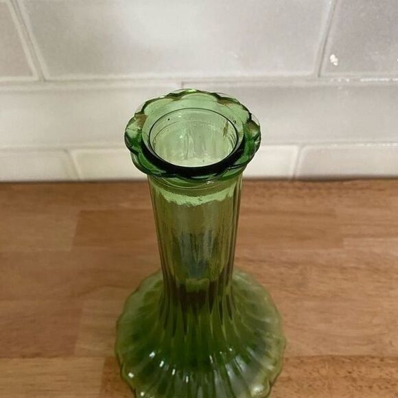 Vintage Green Glass Floral Vase Flared Bottom Home Decor MCM - Picture 3 of 9